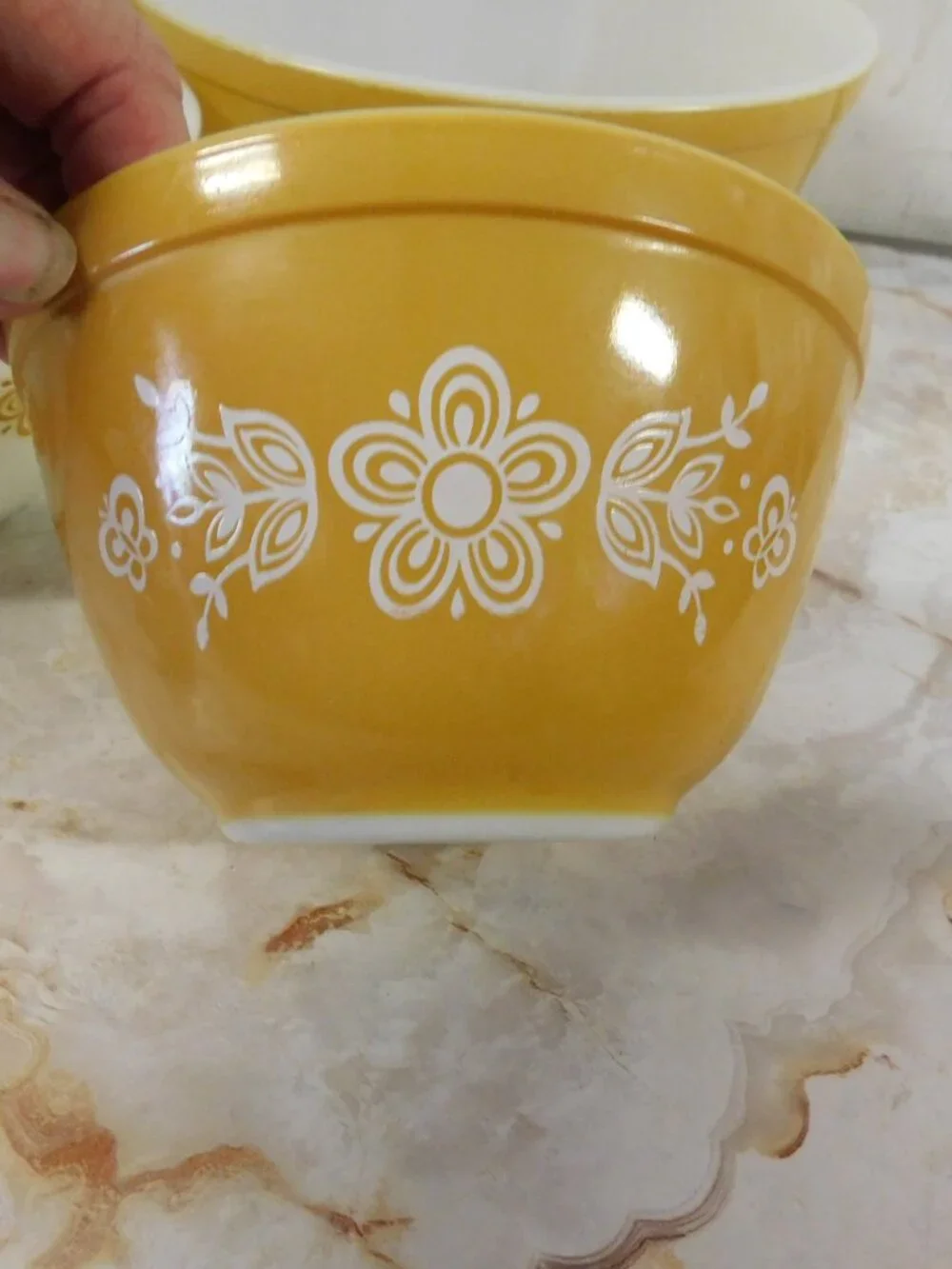 Pyrex Butterfly Gold 3 pc Nesting Mixing Bowl Set